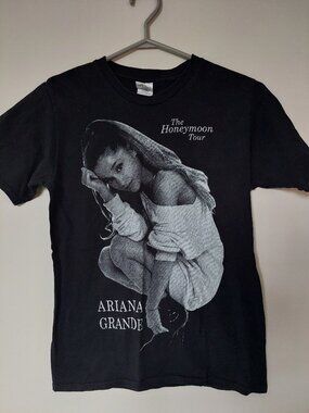 Ariana Grande The Honeymoon Tour graphic t-shirt  Women's XS